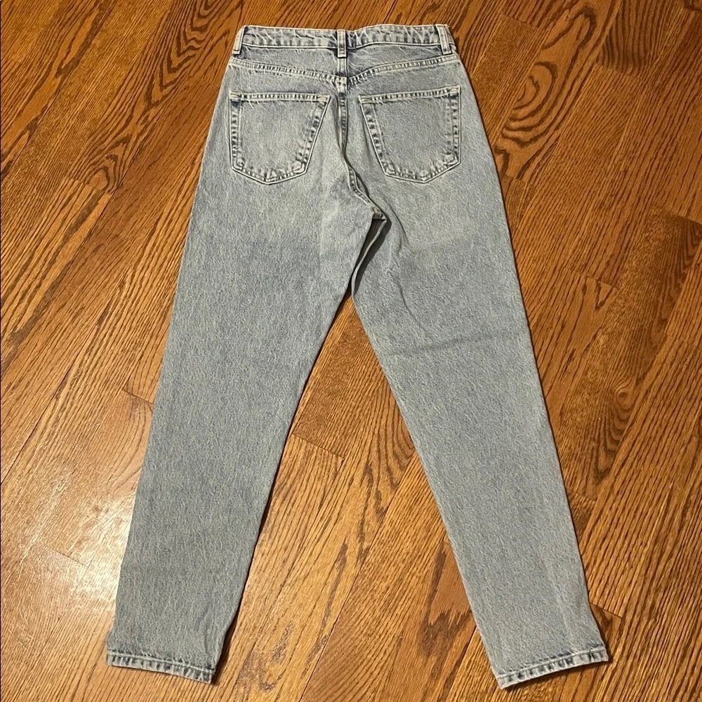 Topshop Mom High Waisted Taper Leg Light Wash Jeans W26 L32 Size 4 NWT - Picture 2 of 4